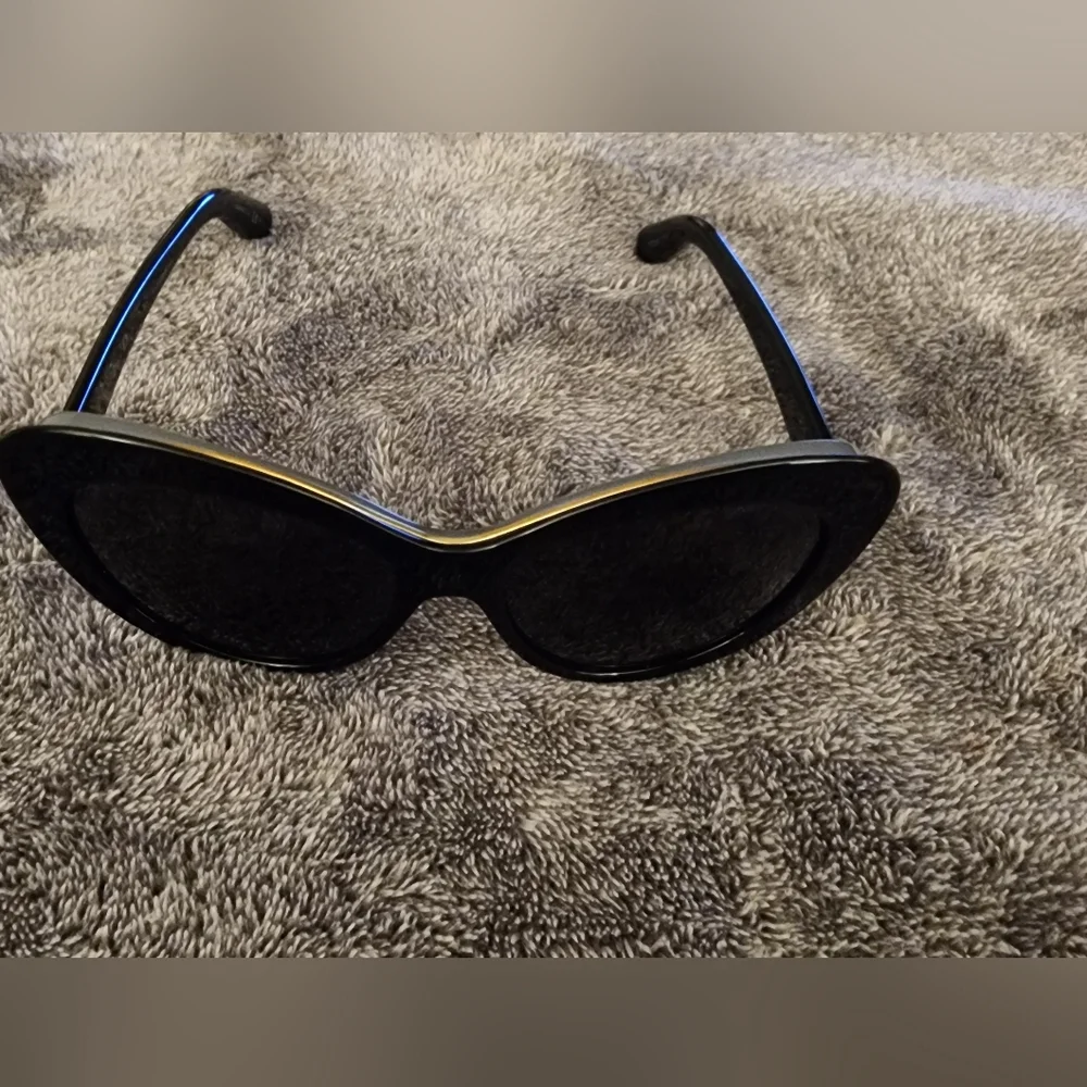 AUTHENTIC VINTAGE Dior Sunglasses - Picture 7 of 12